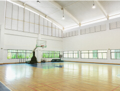 青少年科学館や中標津町総合体育館などの文化・レジャー施設