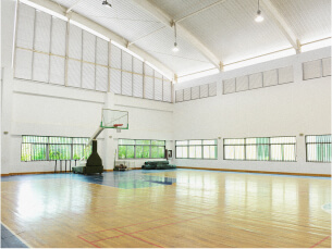 青少年科学館や中標津町総合体育館などの文化・レジャー施設